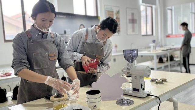 春花茶咖活动奏响春日乐章PG麻将胡了云南保山：(图6)