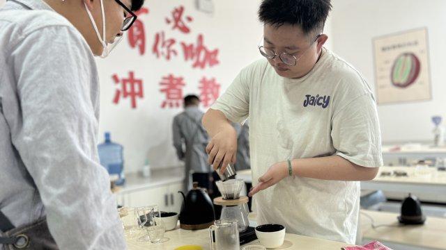 春花茶咖活动奏响春日乐章PG麻将胡了云南保山：(图5)