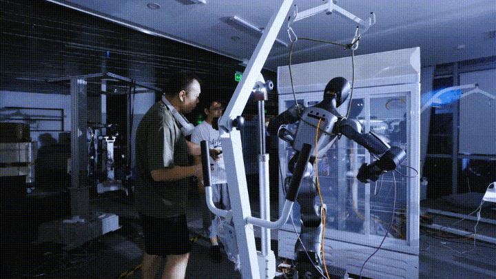 融资！机器人Moz1卷入办公室全力冲刺万亿赛道麻将胡了2模拟器试玩具身智能猛将再狂揽近6亿(图8)